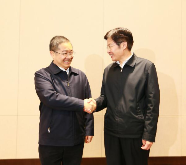 1569823618922847.jpg 10.全國(guó)政協(xié)副主席,全國(guó)工商聯(lián)主席高云龍親切會(huì)見(jiàn)林印孫總裁.jpg