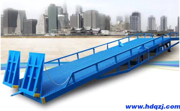 移動(dòng)式登車橋 移動(dòng)式登車橋